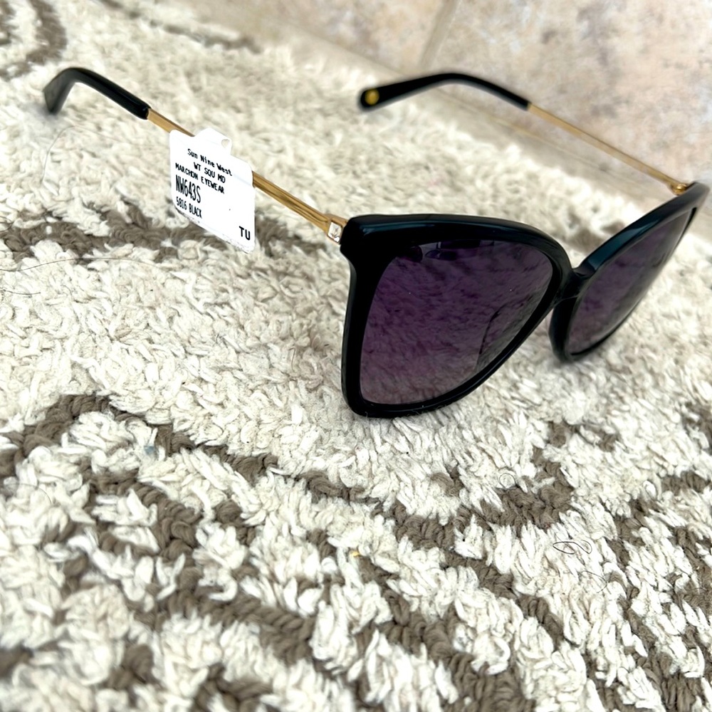 Women’s black and gold Nine West Sunglasses